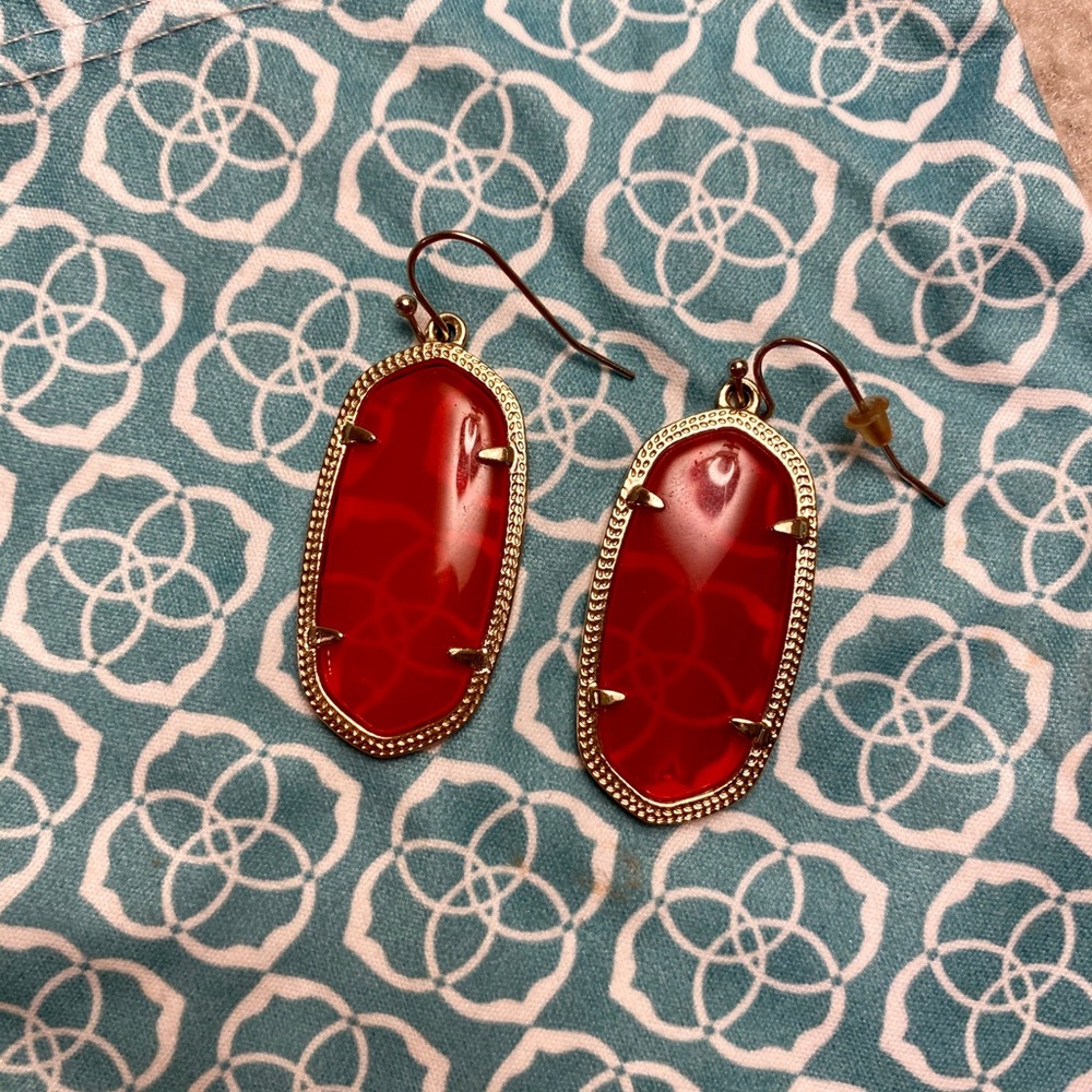 Kendra Scott Elle Gold Drop Earrings in Red